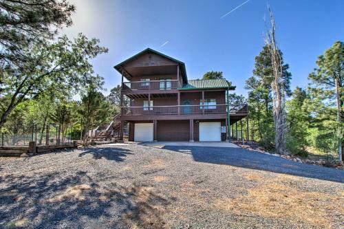 Modern Show Low Retreat With Deck And Mtn Views!