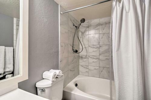 Apartamento Neat Condo With Balcony, Near Spring Training!