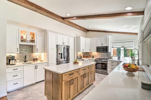 Cotter Home With Direct Access To White River!