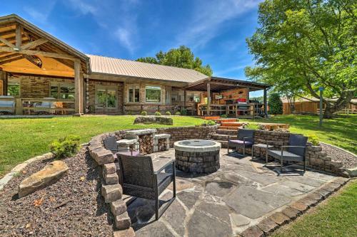 Cotter Home With Direct Access To White River!