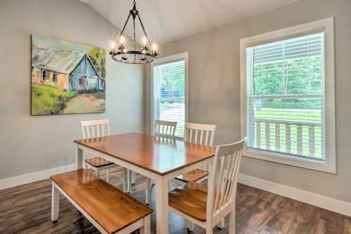 Pet-friendly Bella Vista Home With Deck And Yard!