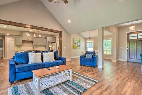 Pet-friendly Bella Vista Home With Deck And Yard!