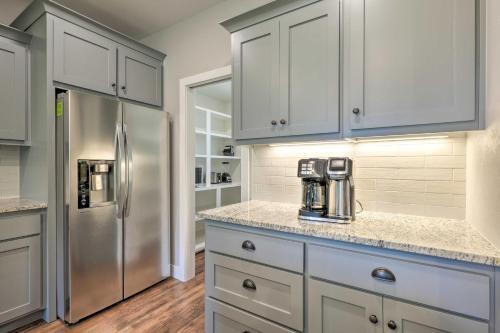 Pet-friendly Bella Vista Home With Deck And Yard!