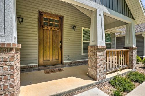 Pet-friendly Bella Vista Home With Deck And Yard!