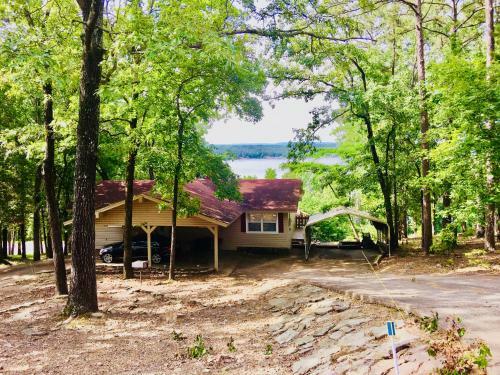 Greers Ferry Lake View Home 4br, 2ba
