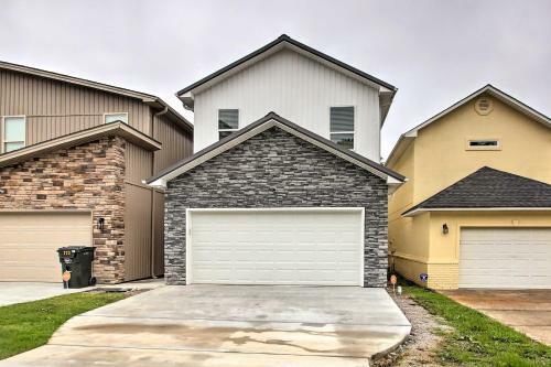 Waterfront Lake Hamilton Home With Boat Dock!