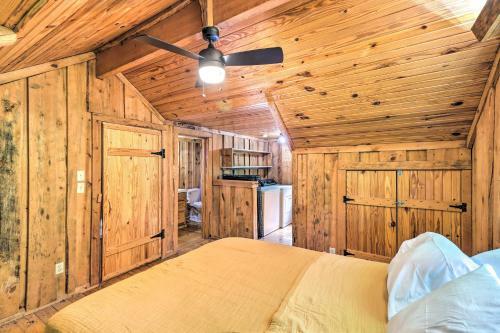 Secluded Creekside Cabin With Kayaks Provided