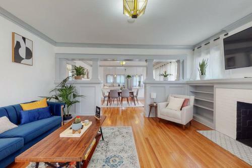 Charming Designer Craftsman Near Downtown La