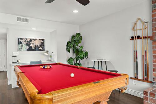 Beautiful 4 Bedroom Home Pool Bbq Pool Table
