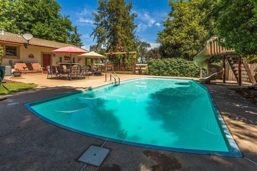 Ring Ranch Country Side Oasis With Pool