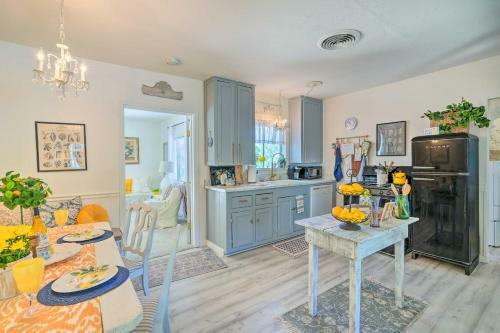 Quaint And Quiet Auburn Cottage With Private Yard