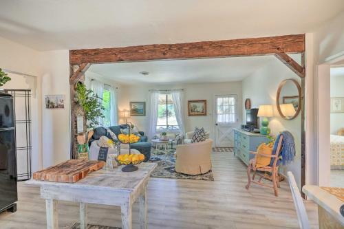 Quaint And Quiet Auburn Cottage With Private Yard