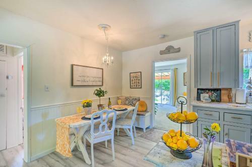 Quaint And Quiet Auburn Cottage With Private Yard