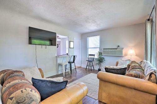 Adobe Apartment About 2 Mi To Downtown Phoenix!
