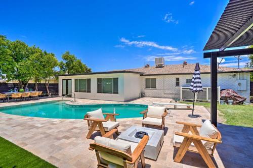 Sun-dappled Phoenix Getaway With Patio And Yard!