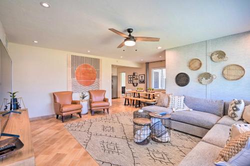 Sun-dappled Phoenix Getaway With Patio And Yard!