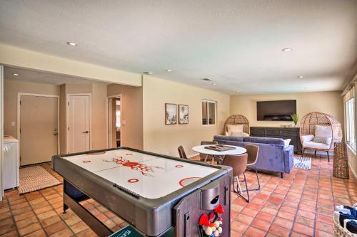 Sun-dappled Phoenix Getaway With Patio And Yard!