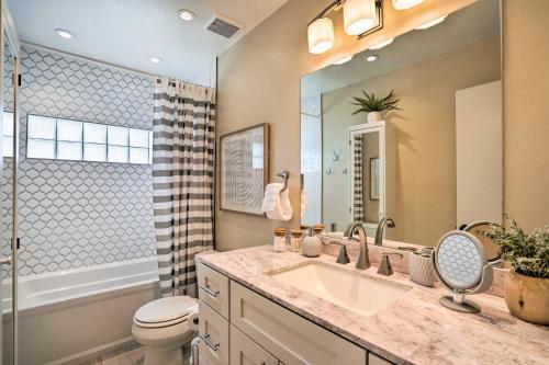 Sun-dappled Phoenix Getaway With Patio And Yard!