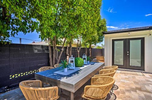 Sun-dappled Phoenix Getaway With Patio And Yard!