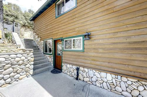 Lakefront Retreat