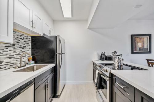 Staygia -modern Newly Renovated 1br Apartment-pool