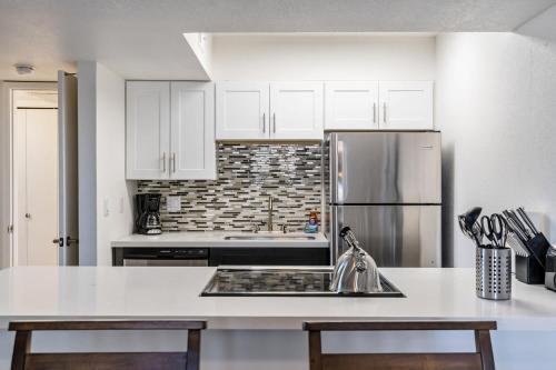 Staygia -modern Newly Renovated 1br Apartment-pool