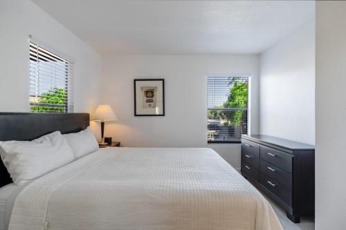 Staygia -modern Newly Renovated 1br Apartment-pool
