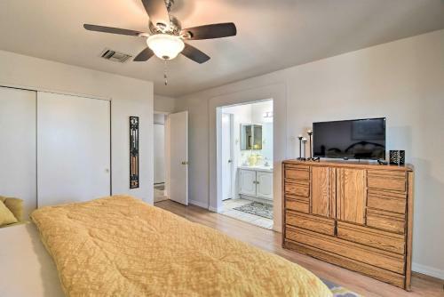 Sun-lit Tucson Digs With Private Pool And Patio!