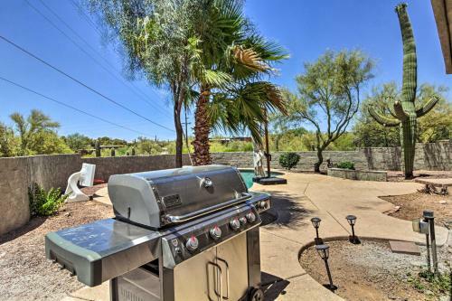 Tucson Desert Oasis With Private Pool And Patio!