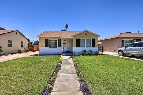 Bakersfield Family Home Private Yard And Patio