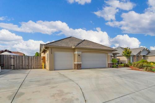 Spacious, Cozy, And Agreeable 3 Bedroom Home