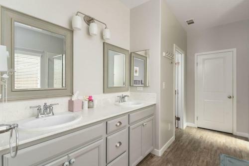 Spacious, Cozy, And Agreeable 3 Bedroom Home