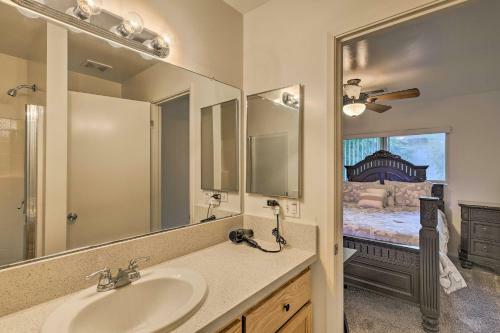 Convenient Bakersfield Townhome With Patio!