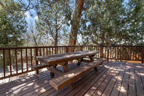 Romantic Family Getaway- With Playground & Firepit