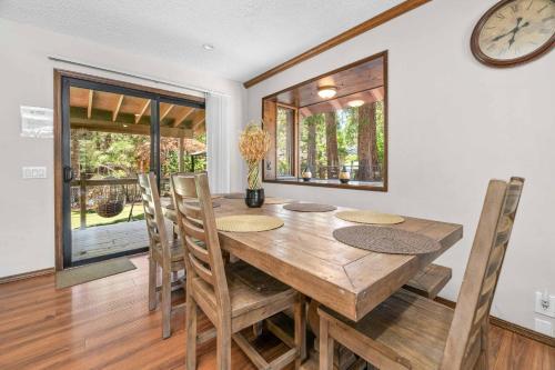 Lakeview Cozy Retreat