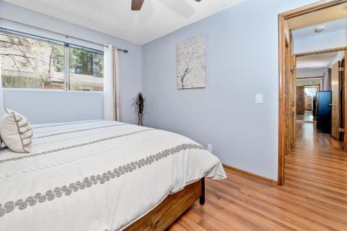 Lakeview Cozy Retreat