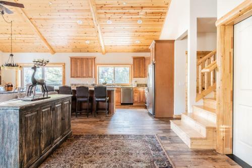 49 - Fawn Trail Lodge Home
