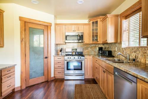 48 - Whispering Pines Lodge Home