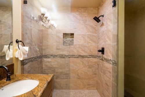 48 - Whispering Pines Lodge Home