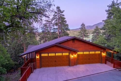 48 - Whispering Pines Lodge Home