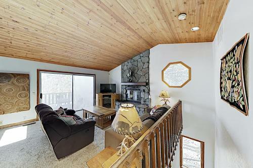 Lodge Siskiyou Oasis