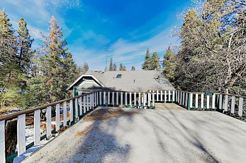 Lodge Siskiyou Oasis