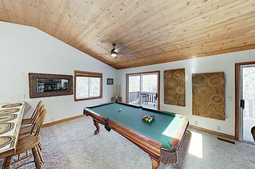 Lodge Siskiyou Oasis