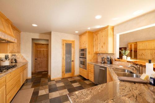 27 - Castle Rock Retreat Home