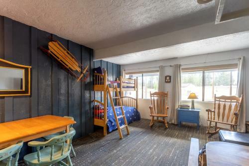 04 - Kodiak Bear Home