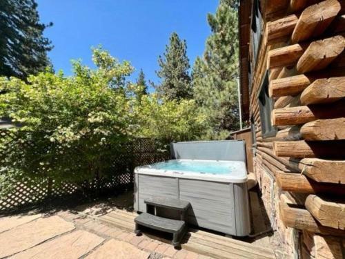 Pond View Cabin