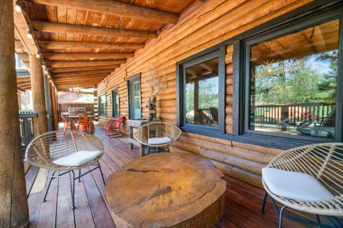 Pond View Cabin