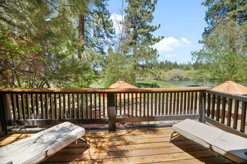 Pond View Cabin