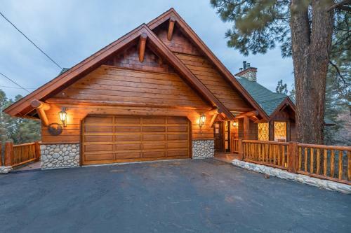 38 - Cooper's Hideaway Home