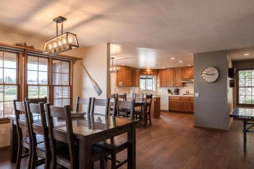 26 - Lakefront Chalet Home